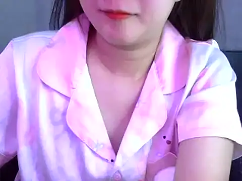 Snapshot of Bee_2k chatting on February 7, 5:41 am Bee 2k online show from February 7, 5:41 am