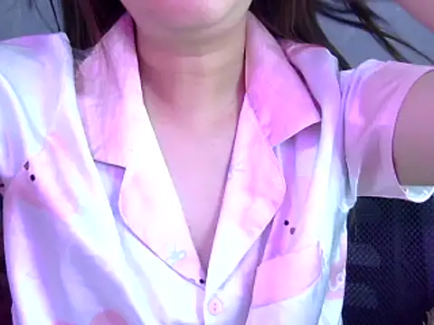 Snapshot of Bee_2k chatting on March 9, 4:49 am Bee 2k online show from March 9, 4:49 am