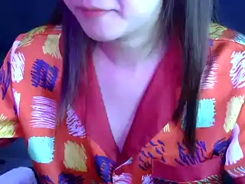 Snapshot of Bee_2k chatting on November 20, 4:56 am Bee 2k online show from November 20, 4:56 am