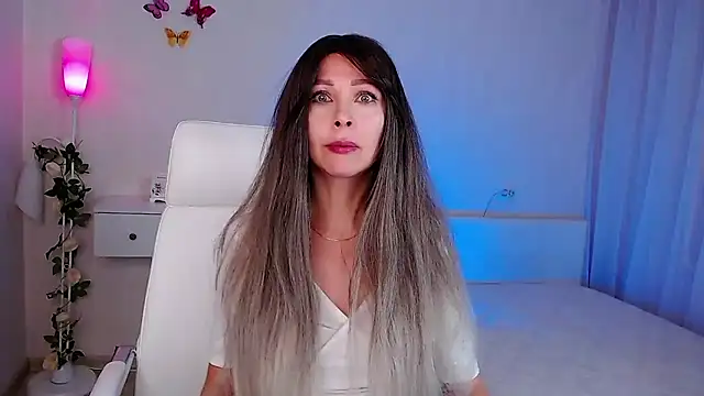 Snapshot of wendifoste chatting on November 21, 6:28 pm wendifoste online show from November 21, 6:28 pm