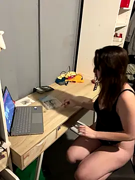 Snapshot of XXlolaXX chatting on October 23, 2:00 am XXlolaXX online show from October 23, 2:00 am