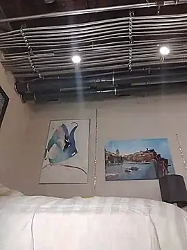 eatmeplease44 online show from June 3, 3:28 pm
