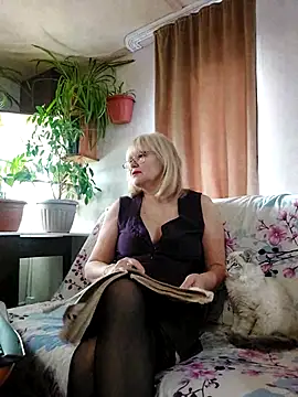 Snapshot of IrmaRose chatting on November 30, 5:55 am IrmaRose online show from November 30, 5:55 am