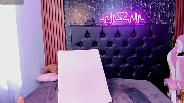 Tamara-evans online show from February 7, 7:27 pm