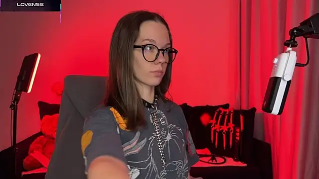 DivineBite online show from October 21, 5:02 pm