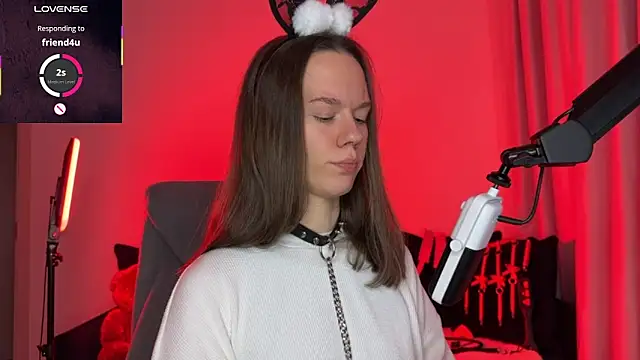 DivineBite online show from October 30, 5:02 pm