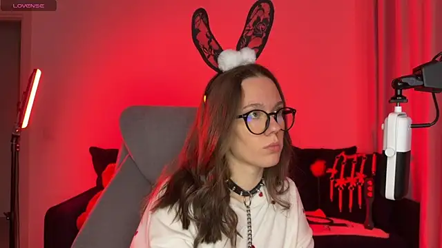 DivineBite online show from December 15, 4:22 pm