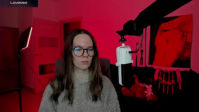 DivineBite online show from March 21, 5:16 pm