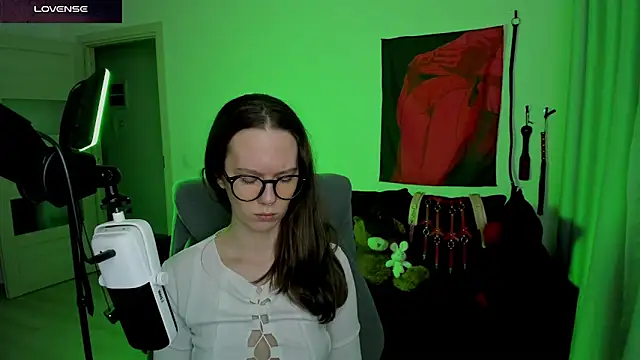 DivineBite online show from April 18, 7:29 pm