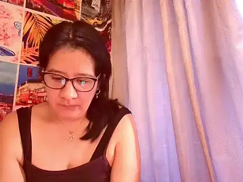 Snapshot of lucianarubi chatting on December 15, 3:27 pm lucianarubi online show from December 15, 3:27 pm