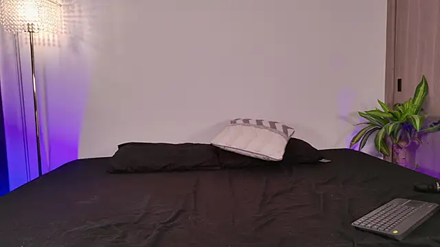 liagirl cute online show from April 26, 6:00 am