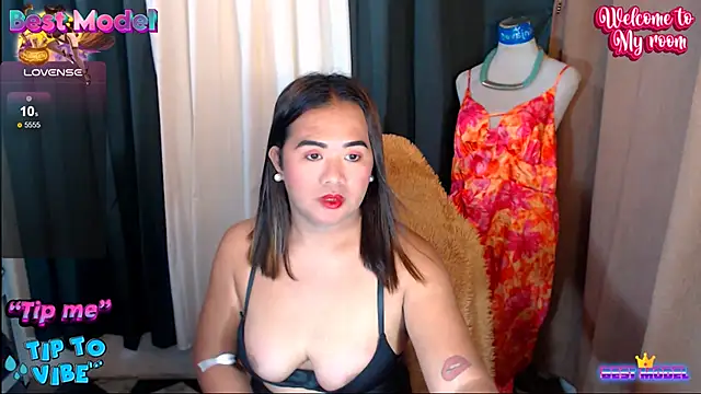 Snapshot of MagnificatMistress chatting on November 15, 1:58 am MagnificatMistress online show from November 15, 1:58 am