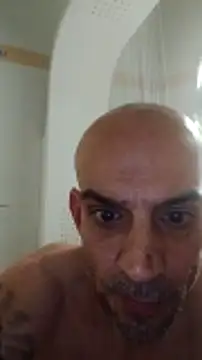 Snapshot of golfo1811 chatting on May 3, 7:03 am golfo1811 online show from May 3, 7:03 am