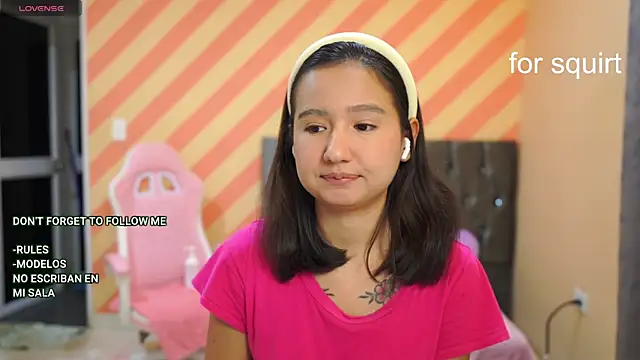Snapshot of Pinkie_Princes chatting on January 22, 8:40 am Pinkie Princes online show from January 22, 8:40 am