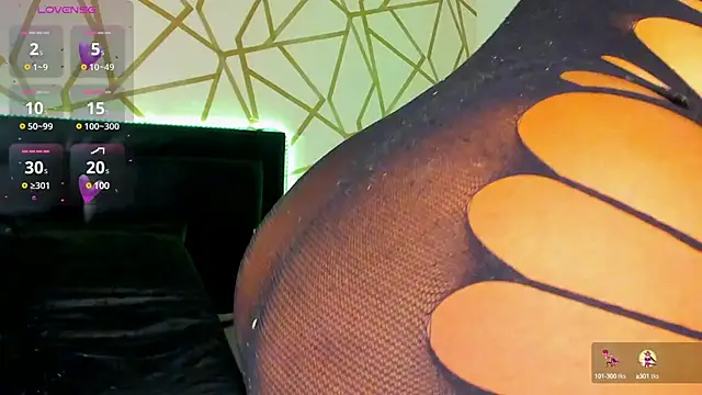 EmilyyRosee  online show from January 30, 9:04 pm