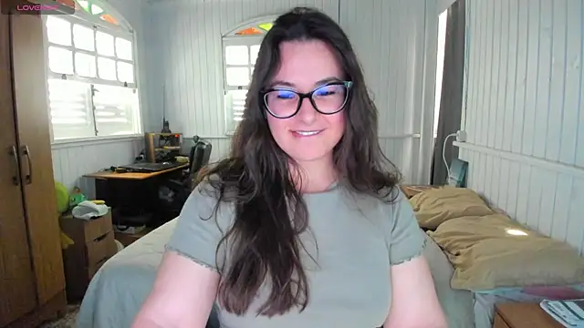 Snapshot of anna_love_hot chatting on October 15, 7:25 pm anna love hot online show from October 15, 7:25 pm