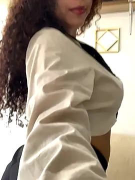 Snapshot of LilyBrunette chatting on September 13, 9:58 pm LilyBrunette online show from September 13, 9:58 pm