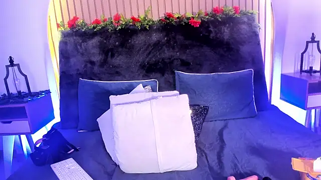 Karlagonzales  online show from February 8, 12:49 am