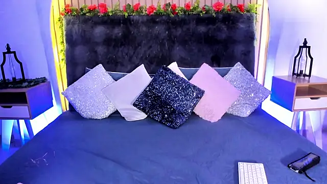 Karlagonzales  online show from February 11, 1:10 am