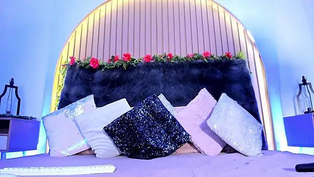 Karlagonzales  online show from February 23, 2:14 pm