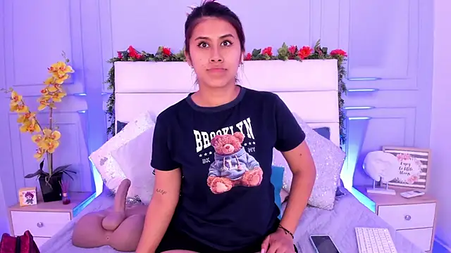 Karlagonzales  online show from March 7, 7:27 pm