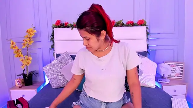 Karlagonzales  online show from March 10, 7:07 pm