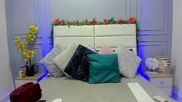 Karlagonzales  online show from March 11, 6:41 pm