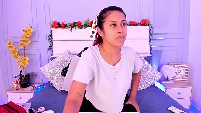 Karlagonzales  online show from March 20, 6:20 pm