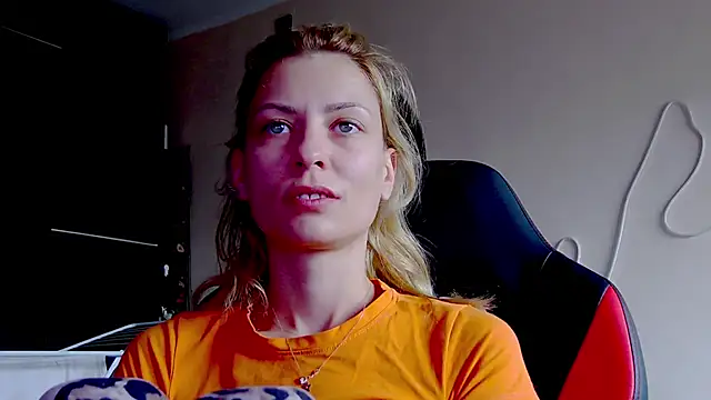 Snapshot of karo123421 chatting on October 13, 9:20 am karo123421 online show from October 13, 9:20 am