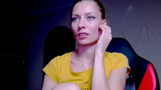 Snapshot of karo123421 chatting on October 14, 4:08 pm karo123421 online show from October 14, 4:08 pm