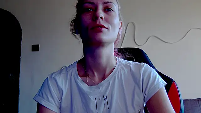 Snapshot of karo123421 chatting on October 19, 5:41 am karo123421 online show from October 19, 5:41 am