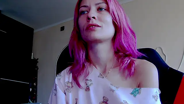 Snapshot of karo123421 chatting on October 20, 5:52 am karo123421 online show from October 20, 5:52 am