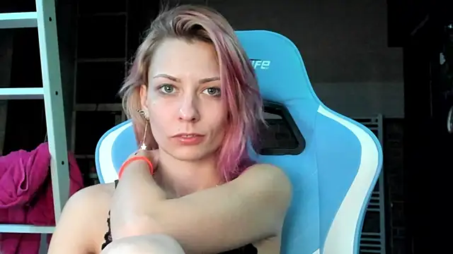 Snapshot of karo123421 chatting on October 22, 7:46 pm karo123421 online show from October 22, 7:46 pm