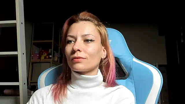 Snapshot of karo123421 chatting on October 25, 7:19 pm karo123421 online show from October 25, 7:19 pm