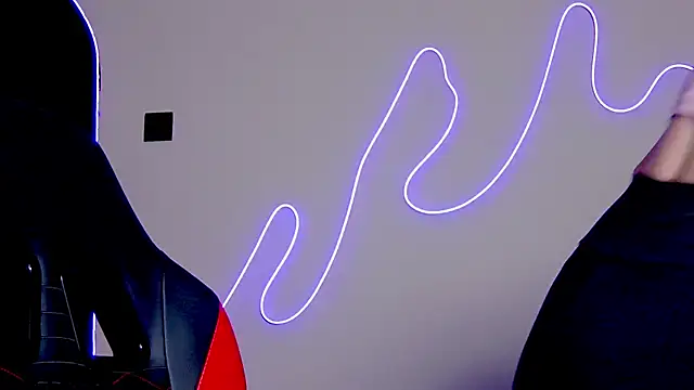 Snapshot of karo123421 chatting on October 29, 8:21 pm karo123421 online show from October 29, 8:21 pm