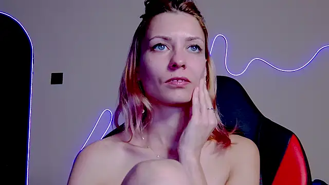 Snapshot of karo123421 chatting on October 30, 8:31 pm karo123421 online show from October 30, 8:31 pm