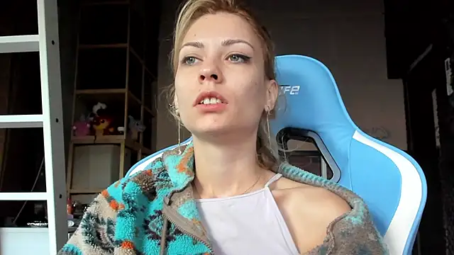 Snapshot of karo123421 chatting on November 12, 6:03 am karo123421 online show from November 12, 6:03 am