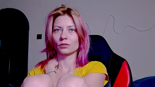 Snapshot of karo123421 chatting on November 18, 9:08 pm karo123421 online show from November 18, 9:08 pm