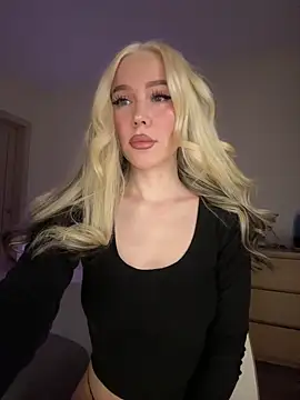 Snapshot of xDinnax chatting on March 7, 3:09 pm xDinnax online show from March 7, 3:09 pm