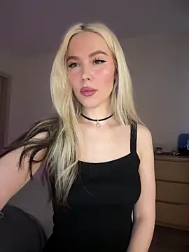 Snapshot of xDinnax chatting on March 21, 5:01 am xDinnax online show from March 21, 5:01 am