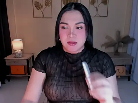 MaxeneCullens online show from December 17, 2:39 am