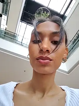 Leaberry online show from October 10, 7:46 pm