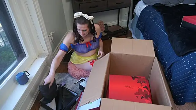 Snapshot of RhiCon chatting on February 24, 4:58 pm RhiCon online show from February 24, 4:58 pm