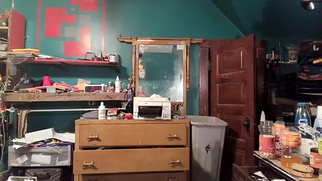 charactrzero online show from February 5, 2:27 am