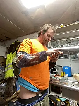 charactrzero online show from April 4, 1:48 am