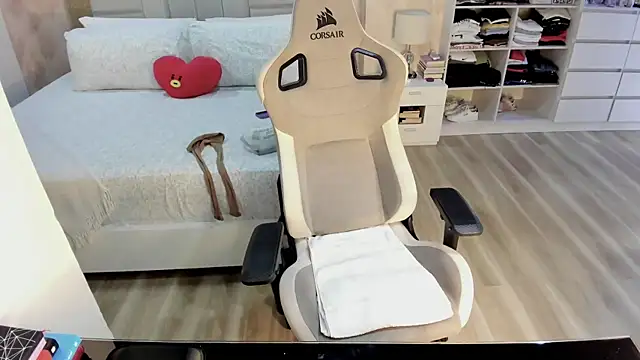 Snapshot of stefializon chatting on March 10, 1:10 am stefializon online show from March 10, 1:10 am