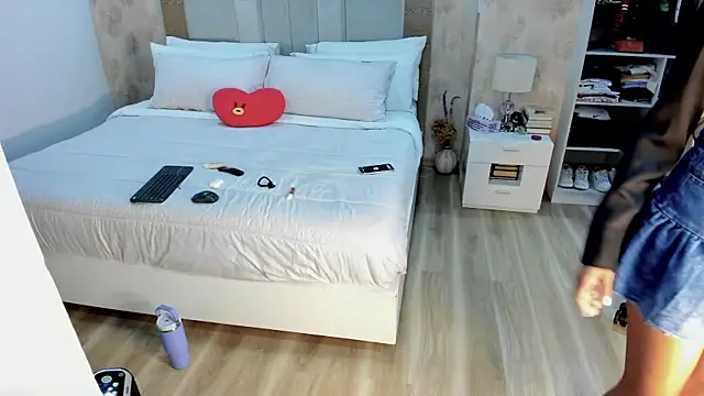 Snapshot of stefializon chatting on March 27, 12:27 am stefializon online show from March 27, 12:27 am