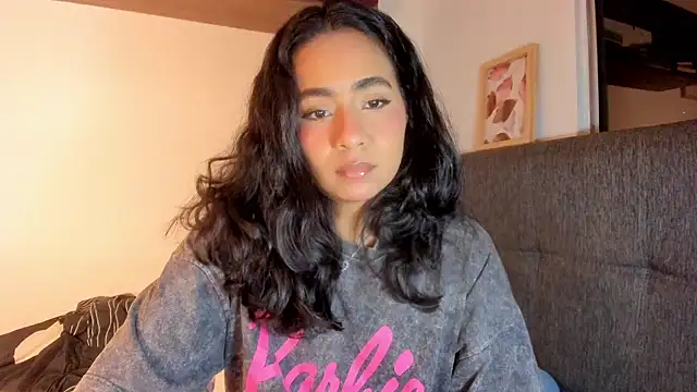 Snapshot of valeryvegas_2 chatting on November 10, 1:37 am valeryvegas 2 online show from November 10, 1:37 am