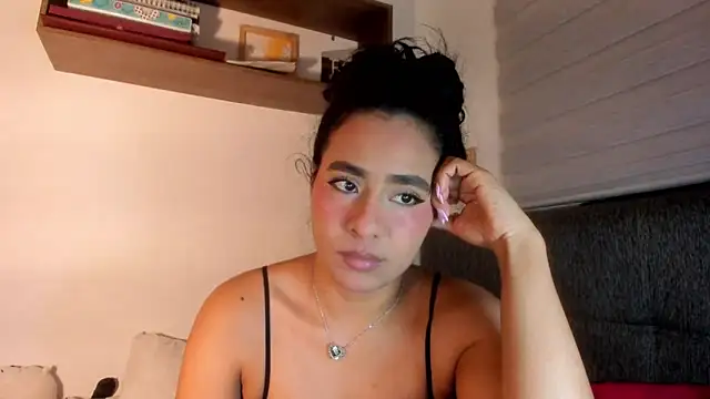 Snapshot of valeryvegas_2 chatting on November 25, 2:33 am valeryvegas 2 online show from November 25, 2:33 am