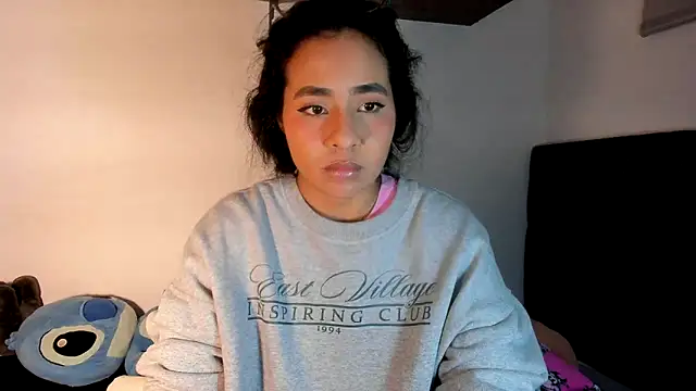 Snapshot of valeryvegas_2 chatting on December 4, 3:27 am valeryvegas 2 online show from December 4, 3:27 am